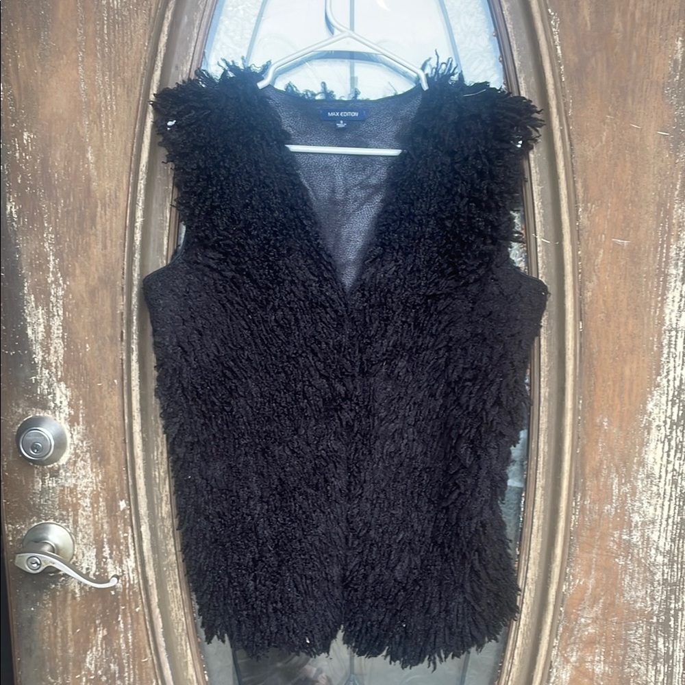 Max Edition Faux Fur Black Vest! Size small